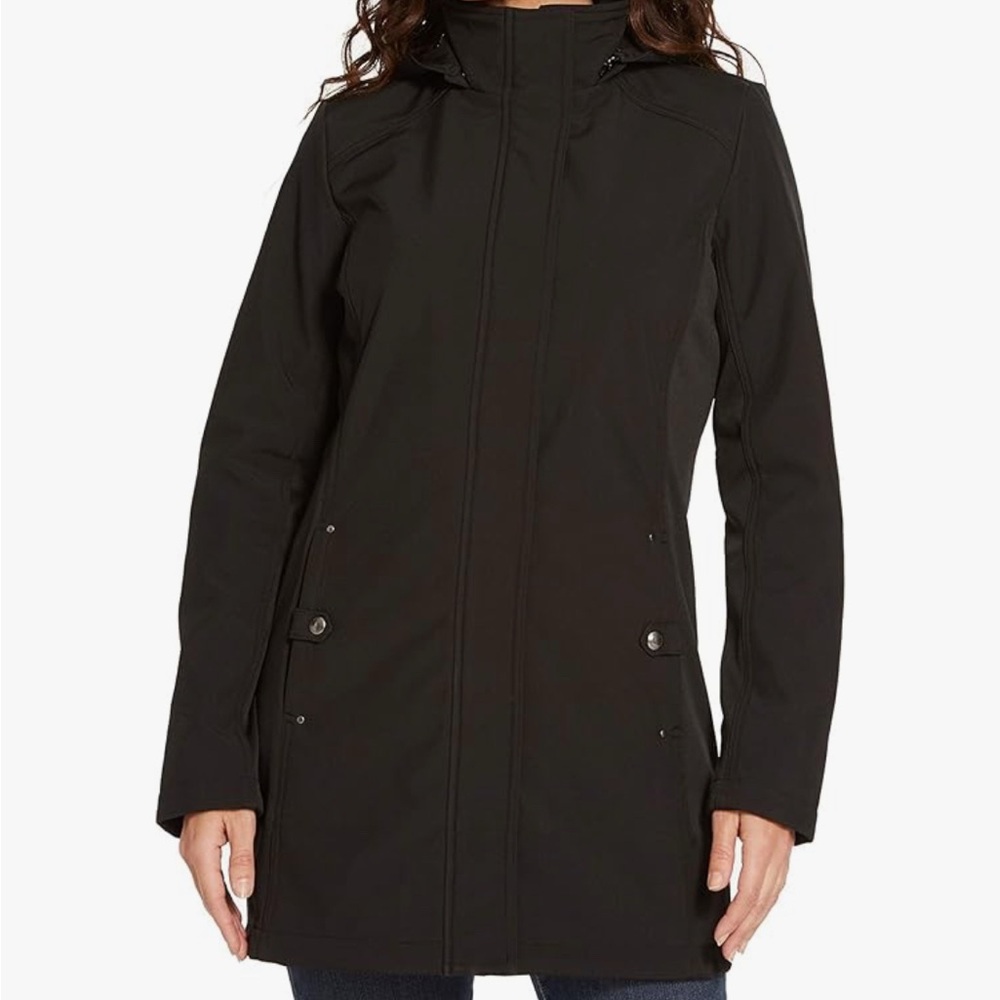 Weatherproof Black Utility Jacket with High Collar and Water-Resistant Material